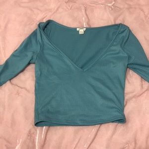 Long sleeve crop top